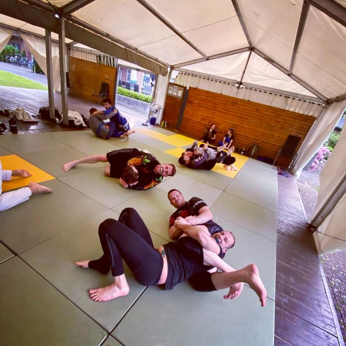 No-Gi Training im Zelt beim VfL Ahaus